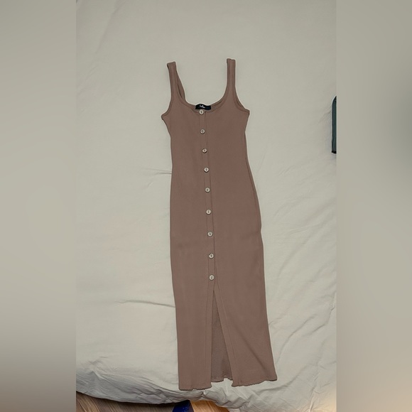 Lulus Dresses & Skirts - Lulu’s Leisure  taupe Ribbed Button-Front Midi Dress